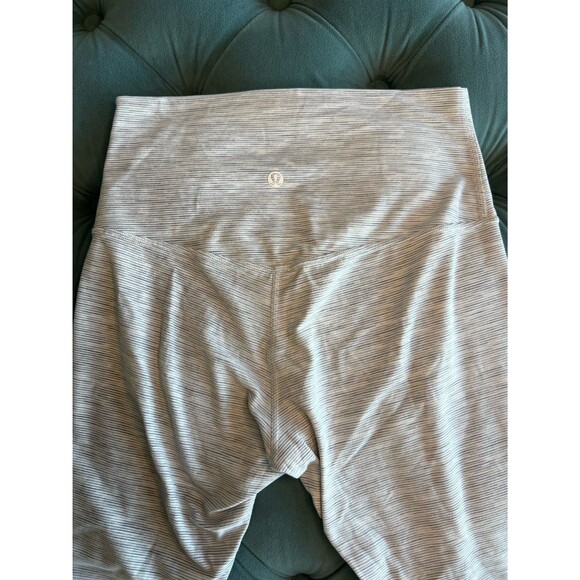 Lululemon Leggings size 6 - Picture 1 of 4